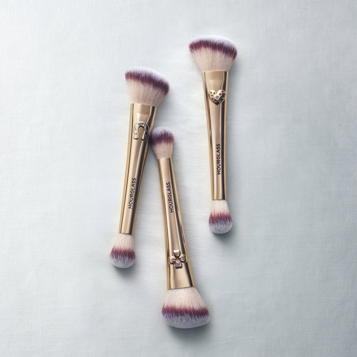 Colección Hourglass Ambient Lighting Edit Brush II con los diseños Wish, Luck y Love
