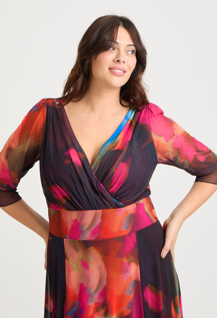 Verity Curve+ Maxi Dress