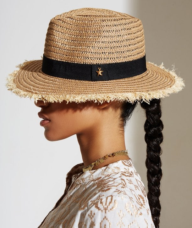 sc:https://assets.momcycle.gr/media/catalog/product/b/e/beige-raffia-helios-hat-normal_1_.jpg