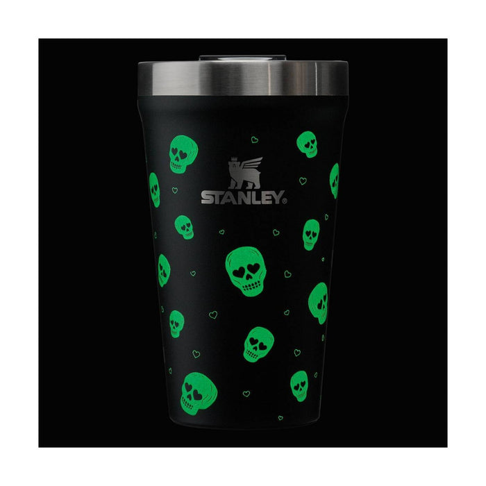 Detalle adicional del diseño Sweetheart Skulls del vaso térmico Stanley Everyday Tumbler #color_STA Sweetheart Skulls