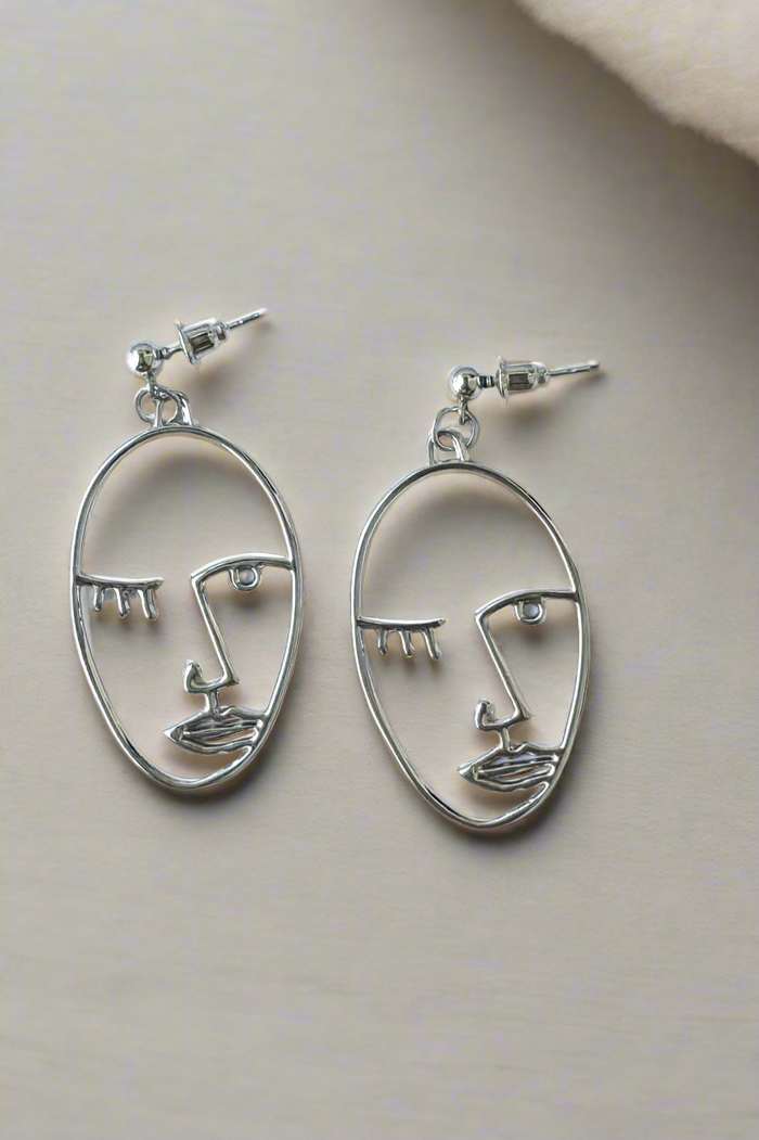 Hetley Earrings - Runway Goddess