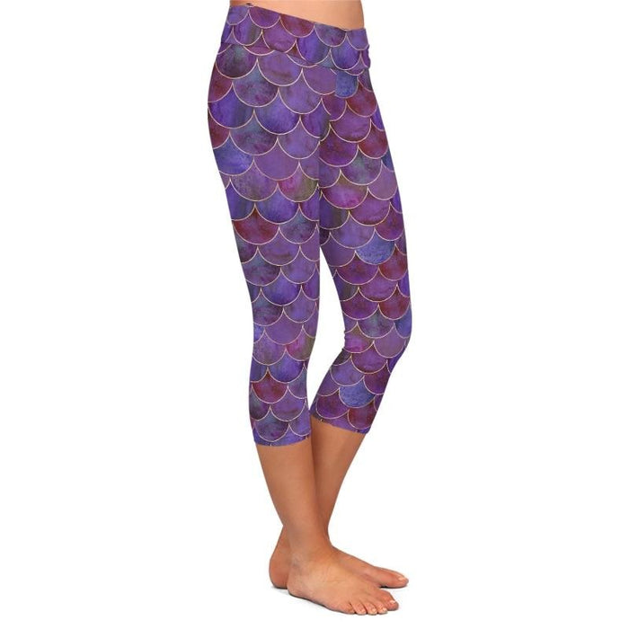 Ladies Gorgeous Pastel Fish Scales Printed Capri Leggings