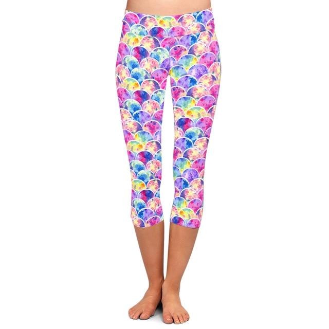 Ladies Gorgeous Pastel Fish Scales Printed Capri Leggings