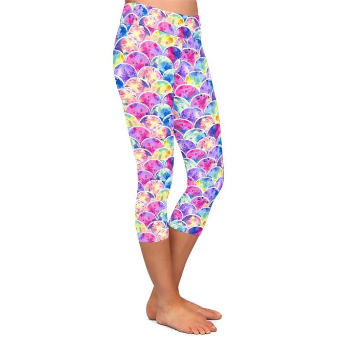 Ladies Gorgeous Pastel Fish Scales Printed Capri Leggings