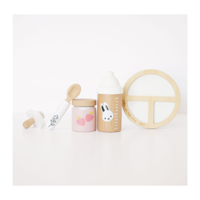 Le Toy Van Doll Nursing Set