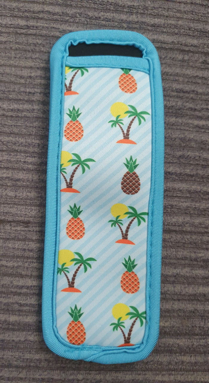 Palm Trees & Pineapples