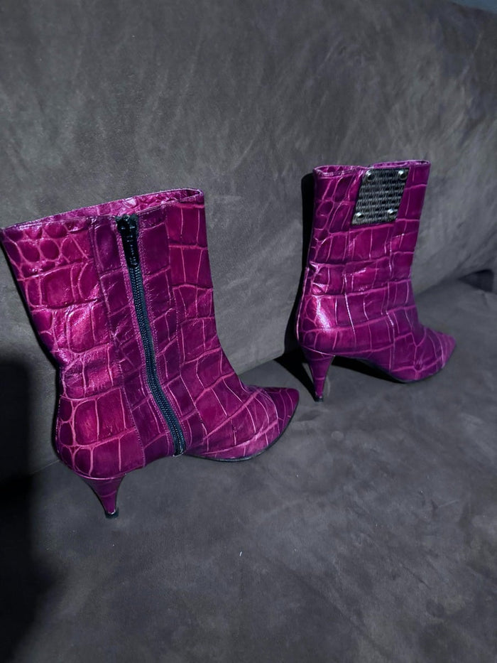 sc:/r/e/red_boots_2_1.jpg