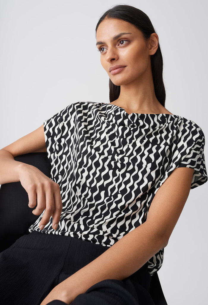 Sapaya Motion Printed Top