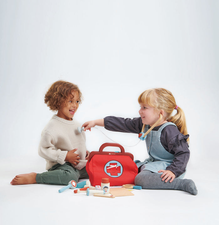 Tender Leaf Toys Doctors Play Set