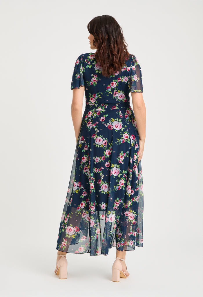 Tilly Angel Sleeve Sweetheart Curve+ Dress
