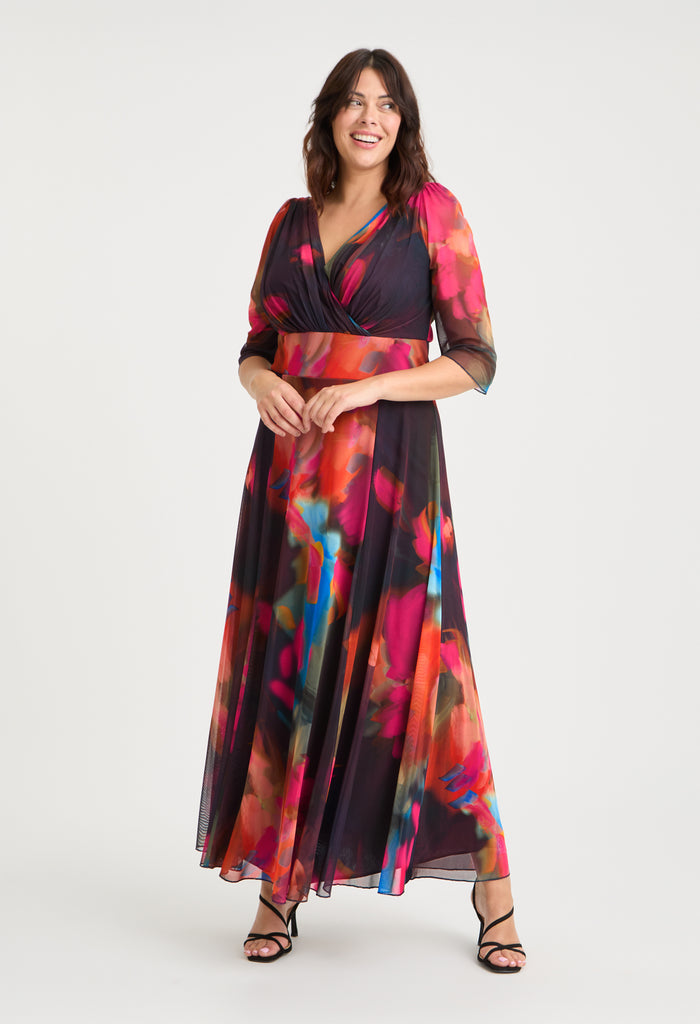 Verity Curve+ Maxi Dress