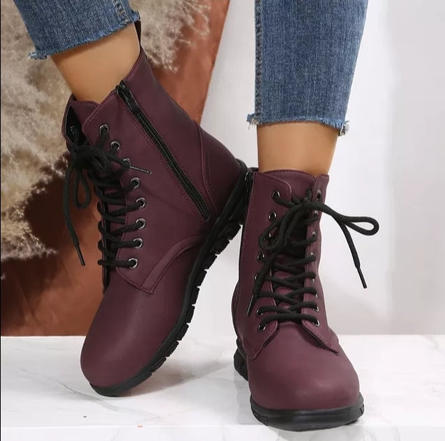Womens Lovely Zip-Up Solid Coloured Boots
